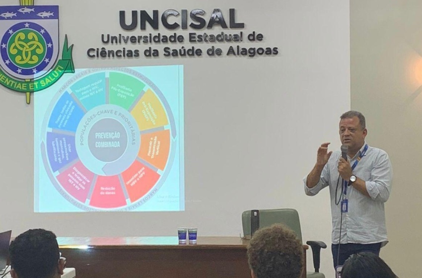 Palestra aborda acolhimento às pessoas que vivem com HIV
