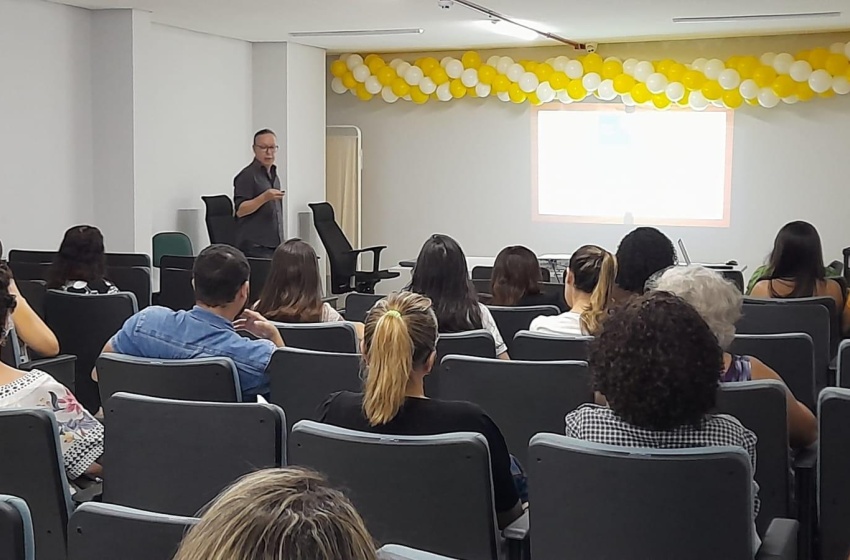 Saúde sexual e reprodutiva na adolescência é debatida com médicos e enfermeiros da Atenção Primária