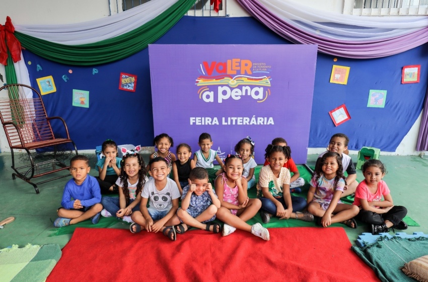 Projeto VaLER a Pena, da Prefeitura de Maceió, entrega mais de 200 mil livros e transforma hábitos de alunos