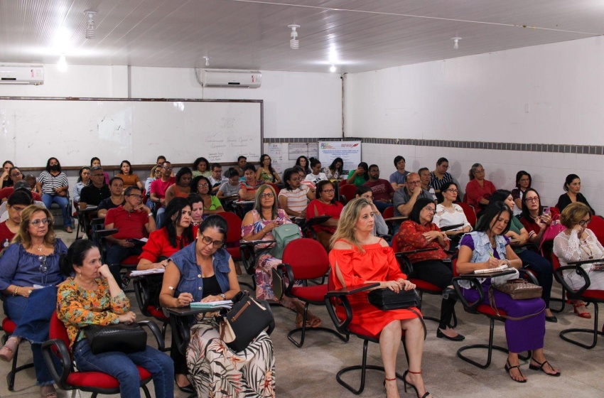 Educação promove  formação sobre sistema de presença escolar do programa Bolsa Família