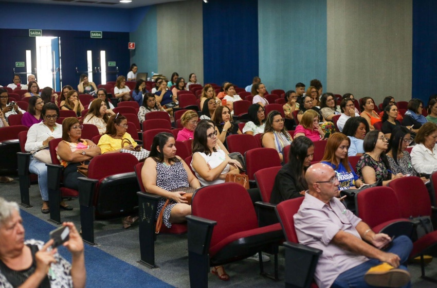 Ciclo de palestras discute importância da educação inclusiva na escola