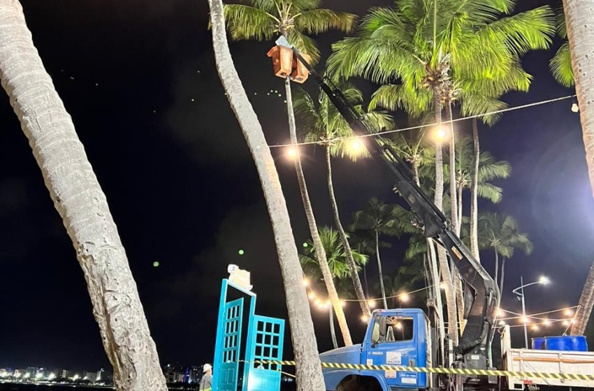 Praia da Ponta Verde recebe iluminação especial para o Luau Massayó