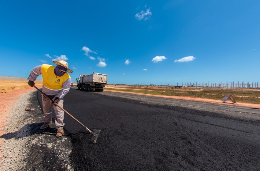 Moradores comemoram avanço das obras da Avenida Marília Mendonça