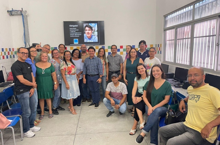 Professores e coordenadores da rede municipal recebem capacitação sobre Educação Empreendedora