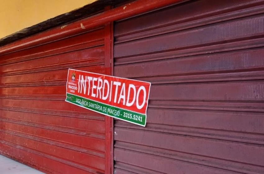 Fiscais interditam pizzaria e apreendem 80kg de alimentos com validade vencida