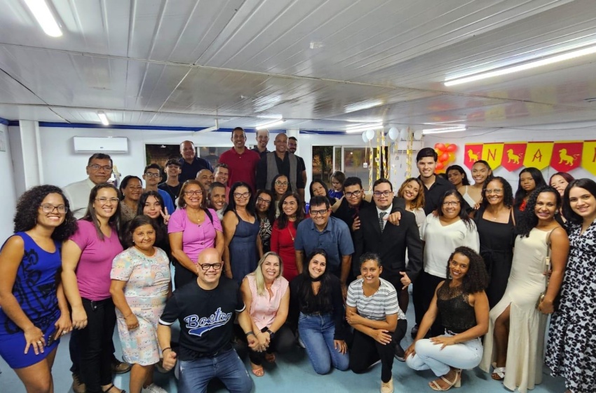 Alunos do Núcleo de Línguas Estrangeiras participam de café literário