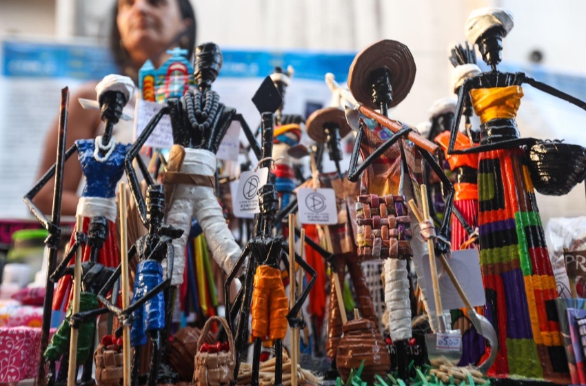 Alunos da EJAI Maceió levam arte, cultura e empreendedorismo para feira no Cesmac