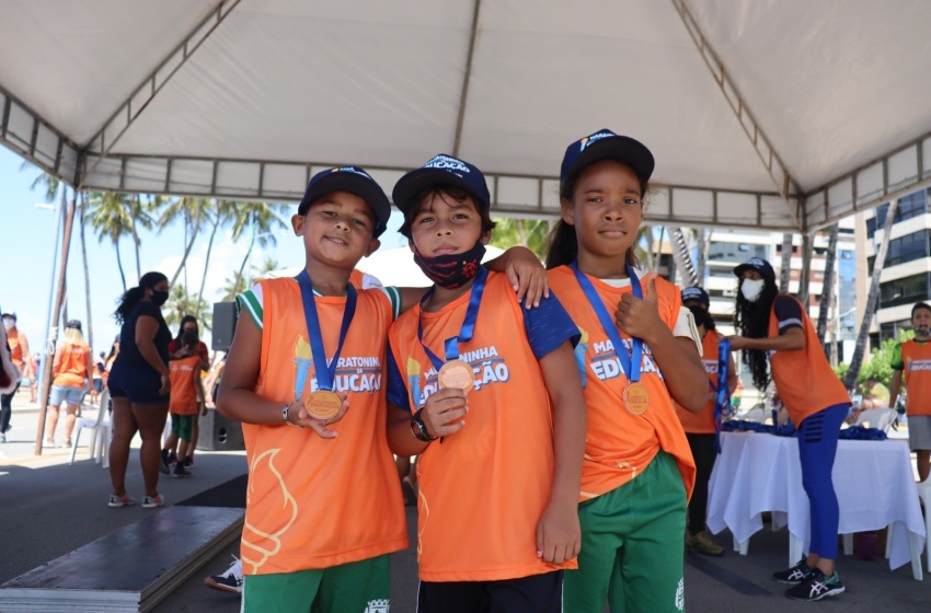 III Maratoninha da Educação mobiliza alunos do município na orla da Ponta Verde