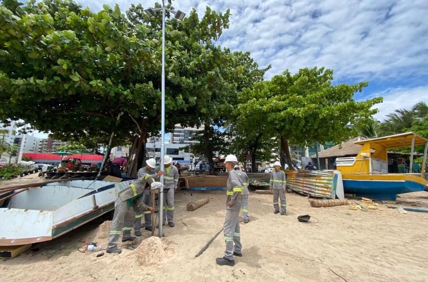 Luminárias e projetores em LED reforçam iluminação na balança de Ponta Verde