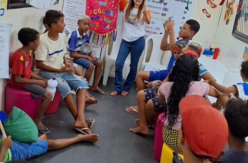 Biblioteca móvel promove bloco para crianças da Base de Acolhimento