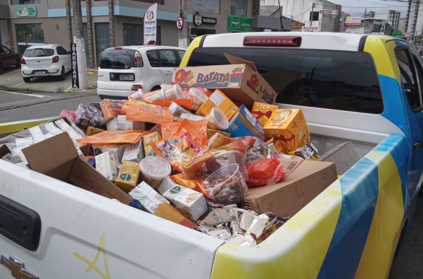 Vigilância Sanitária apreende 450 kg de produtos vencidos e adulterados na Levada