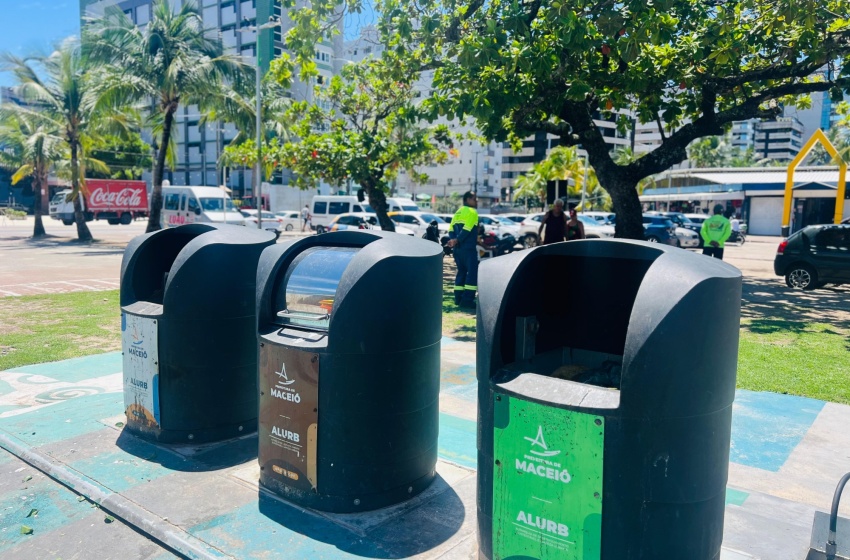 Vândalos danificam lixeiras subterrâneas da orla da Pajuçara
