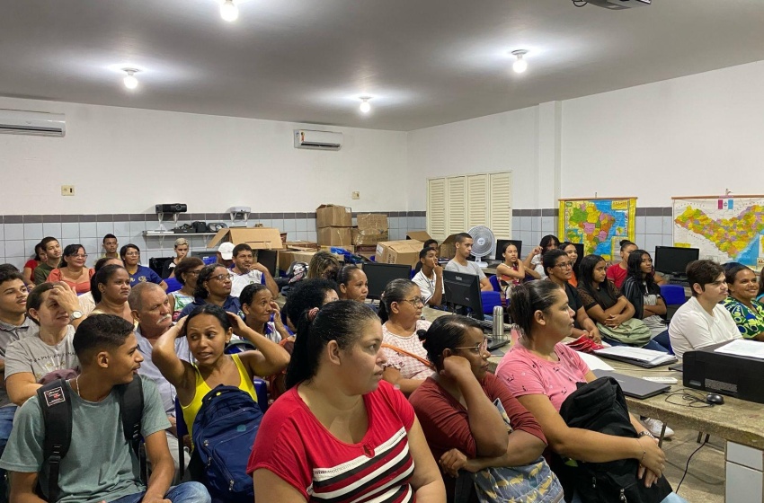 Vigilância Sanitária promove capacitação para alunos da Escola Nise da Silveira