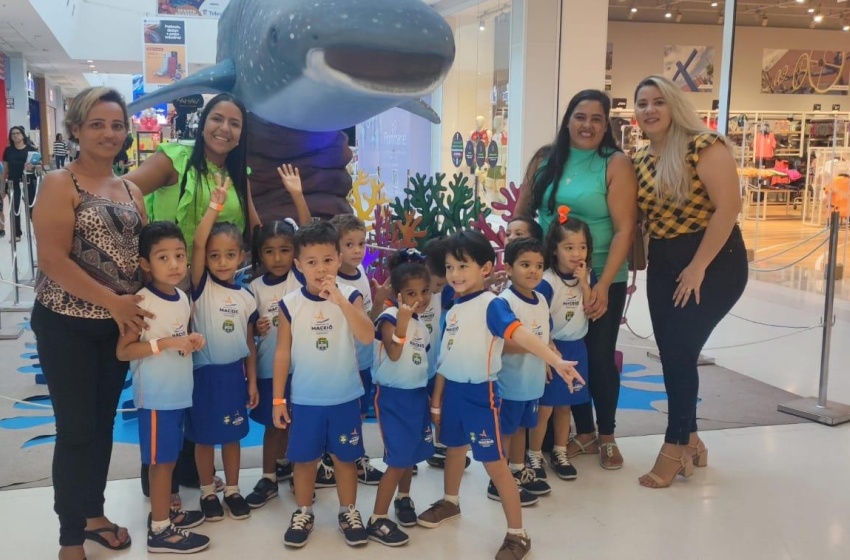 Alunos de creche municipal visitam exposição sobre oceano