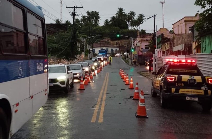 DMTT testa faixa reversível para reduzir congestionamento na ladeira de Bebedouro