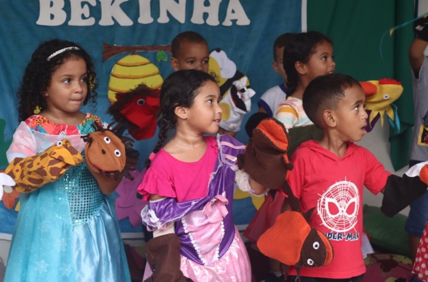 Alunos da creche municipal Manoel Coelho Neto participam de feira literária
