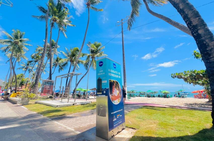 Prefeitura instala estação de hidratação na orla marítima de Maceió