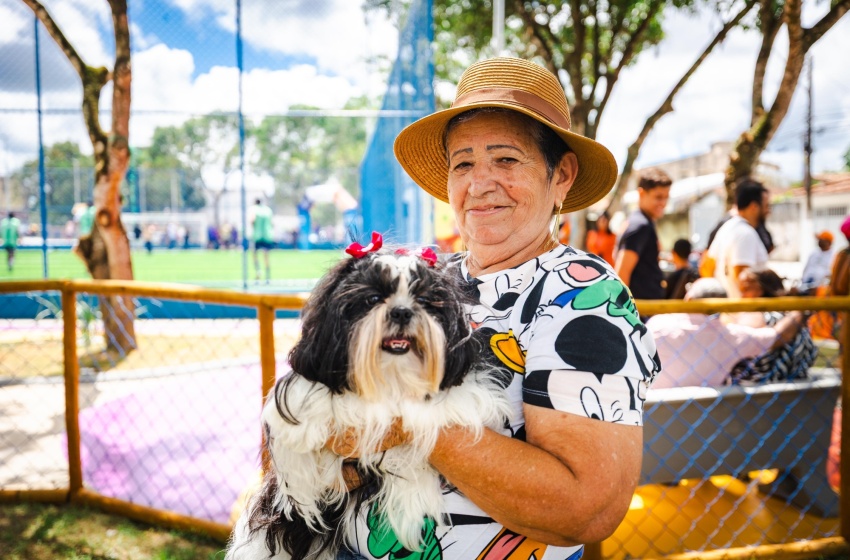 Prefeitura realiza sonho de moradores com Areninha e praça no Eustáquio Gomes