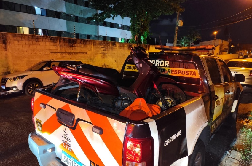 Ciclomotor com registro de roubo é recuperado em operação do DMTT