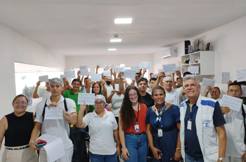 Vigilância Municipal capacita funcionários de supermercado sobre boas práticas sanitárias