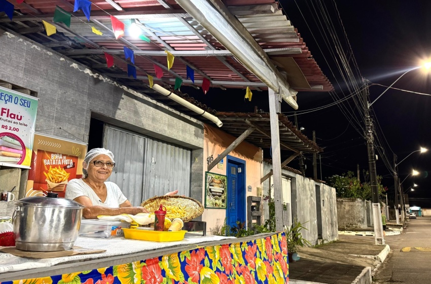 Moradores do Conjunto Graciliano Ramos comemoram nova iluminação 100% em LED