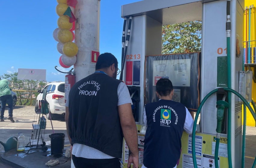 Procon Maceió realiza fiscalização em postos de combustíveis em parceria com a ANP