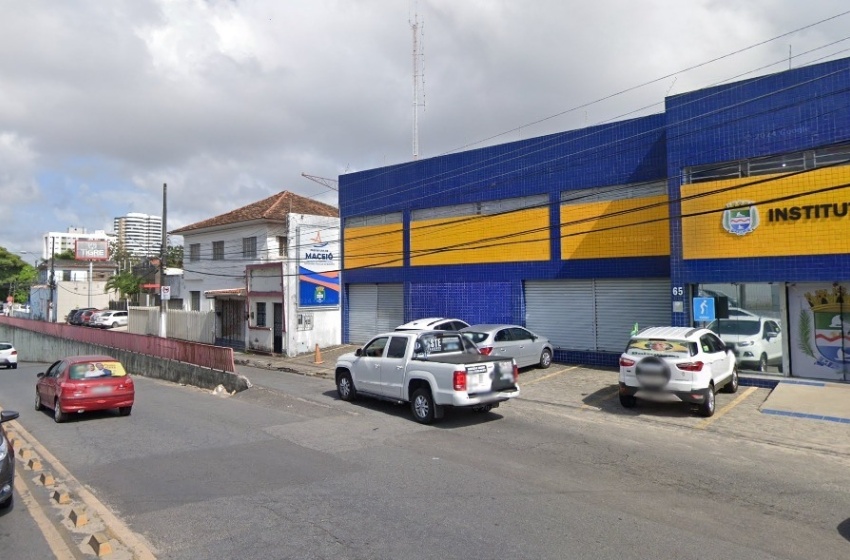 DMTT interdita alça de viaduto no Farol, nesta sexta-feira(22), para a instalação de pórtico