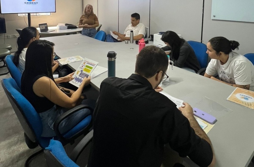 Cerest recebe residentes da Uncisal para apresentação de serviços e troca de experiências