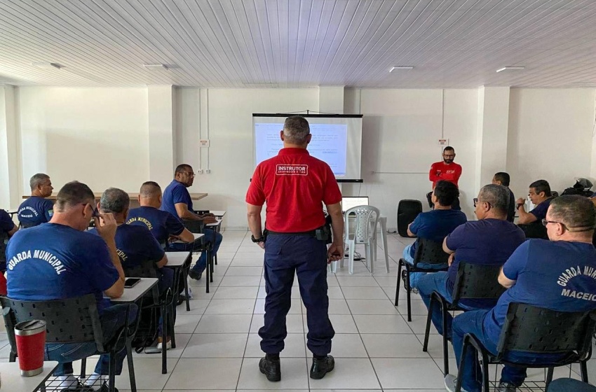 Nova turma de Instrução de Armamento e Tiro inicia atividades nesta sexta (3)