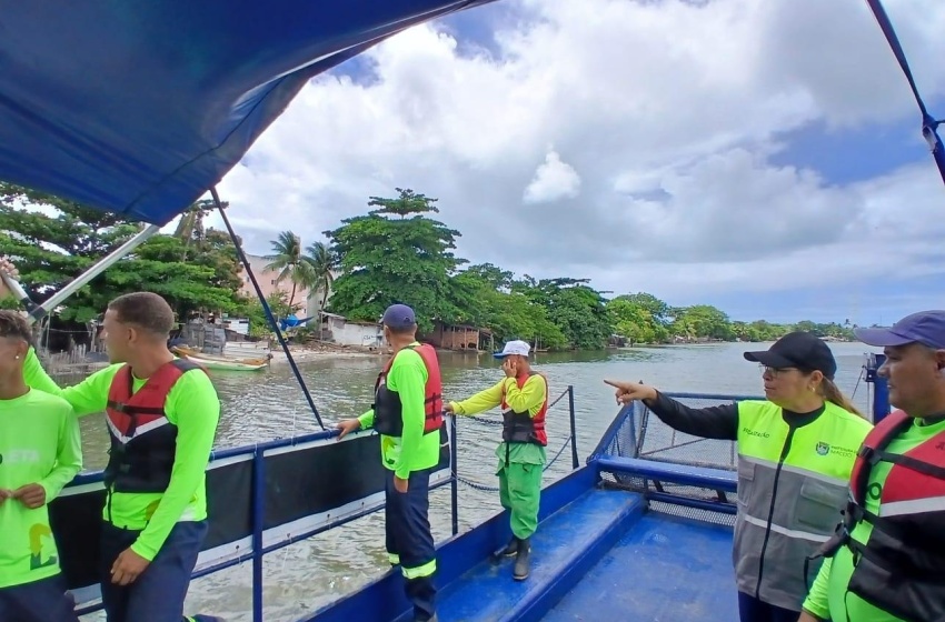 Colaboradores do Ecoleta conhecem o trabalho dos Ecoboats no Vergel do Lago