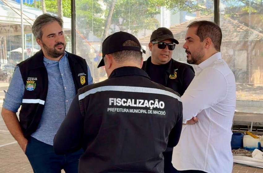 Prefeitura de Maceió conduz ação integrada para fiscalizar motos aquáticas na orla