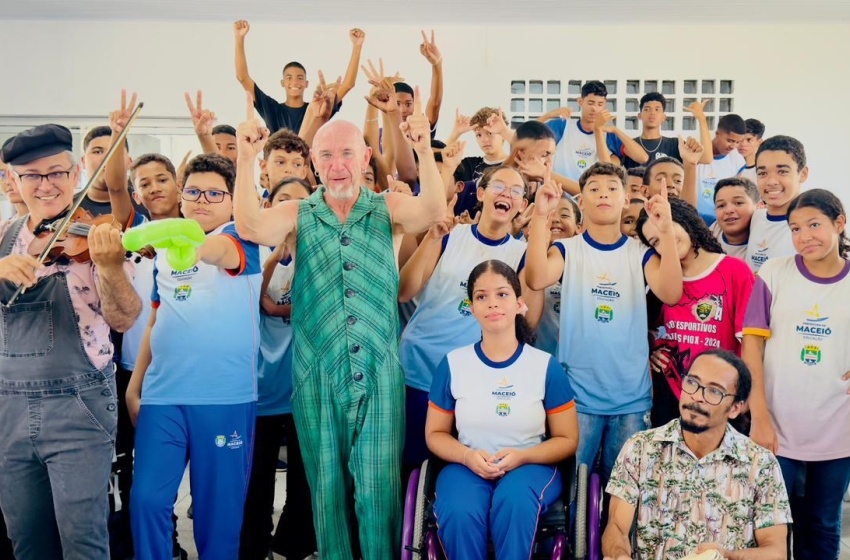 Semed leva projeto de artista circense italiano às escolas da rede municipal de Maceió