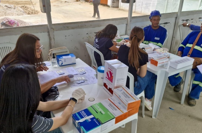 SMS intensifica cuidados com a saúde do homem em ação de testagem rápida no Benedito Bentes