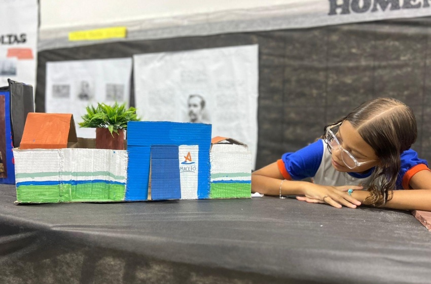 Escola Municipal Floriano Peixoto promove 7ª Feira Literária