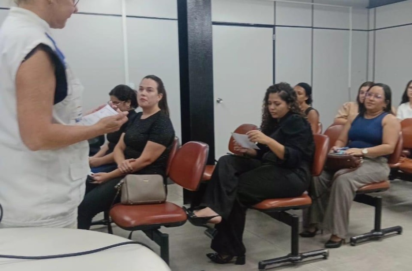 Vigilância Sanitária orienta pessoal de clínicas odontológias sobre boas práticas sanitárias