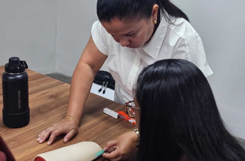 Profissionais de saúde participam de capacitação em inserção de Implanon