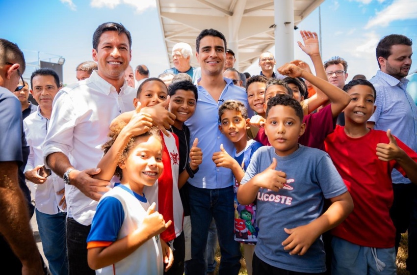 JHC inaugura terminal do Rosane Collor e anuncia reforma de abrigos por toda cidade