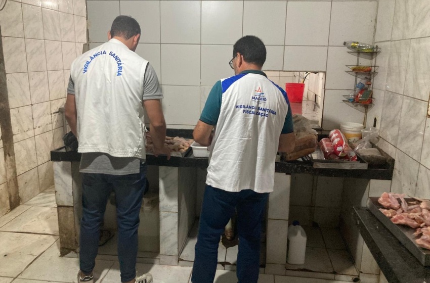 Vigilância Sanitária apreende 90kg de carne estragada e interdita frigorífico