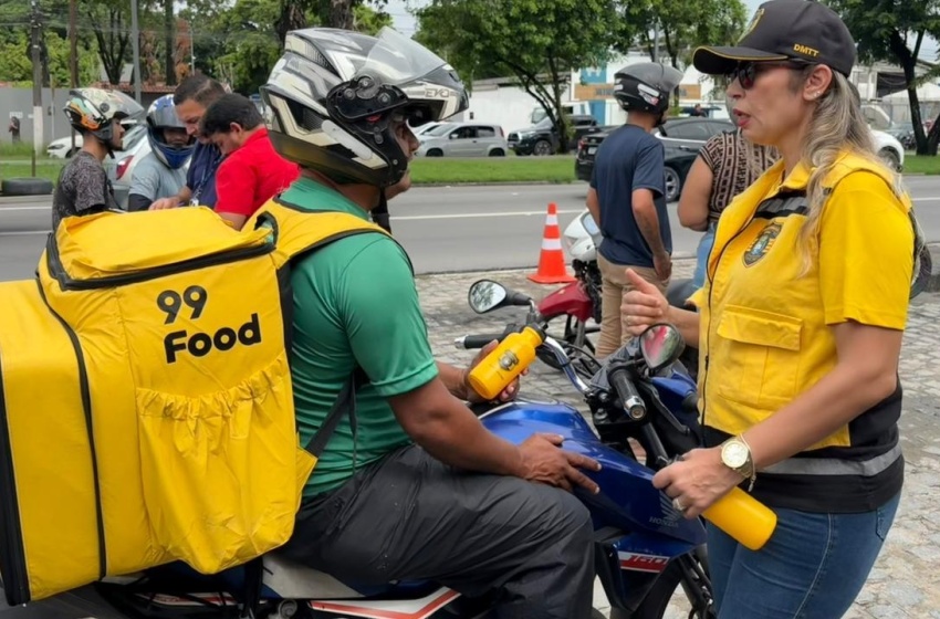 Blitz educativa com motociclistas marca início do Maio Amarelo em Maceió