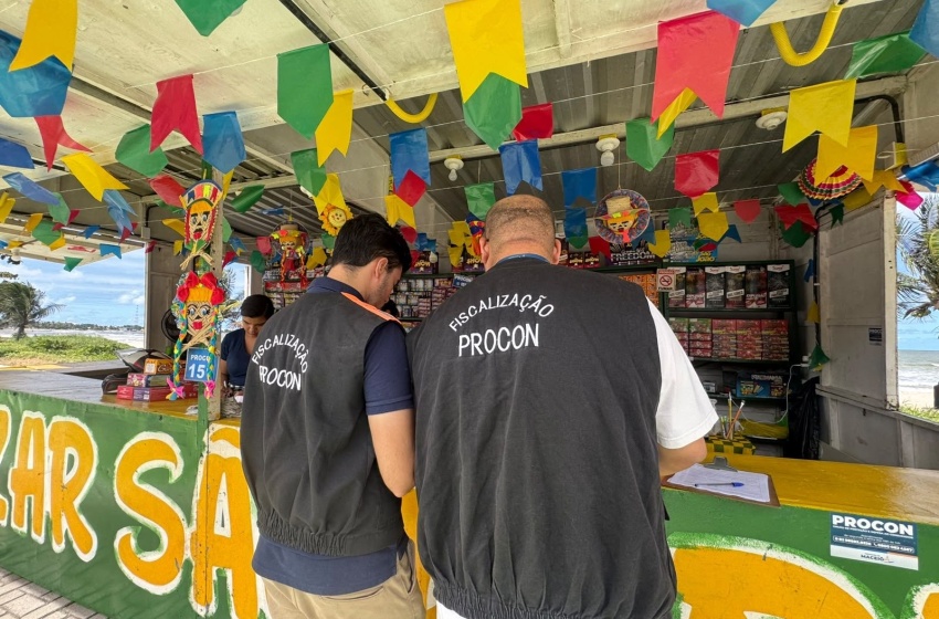 Procon Maceió fiscaliza comércio de fogos de artifício e orienta consumidores sobre compras seguras