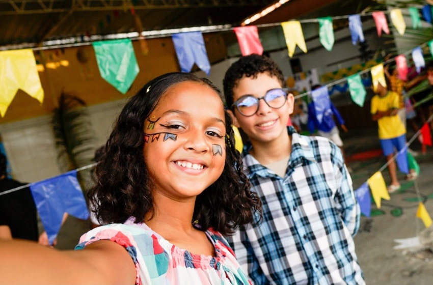 Encerramento do projeto “Nos trilhos do cordel: um arraiá cultural” reúne centenas de estudantes