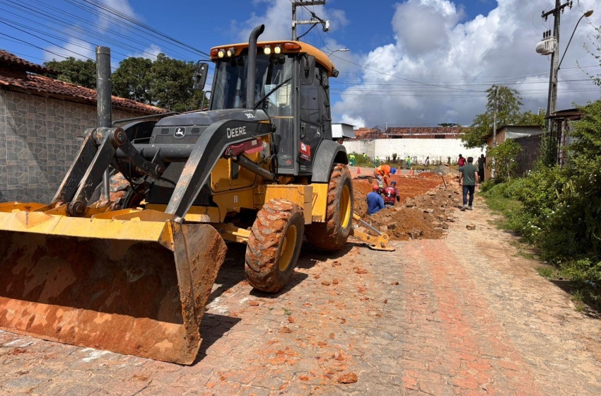 Obras da nova rede de drenagem avançam no Benedito Bentes