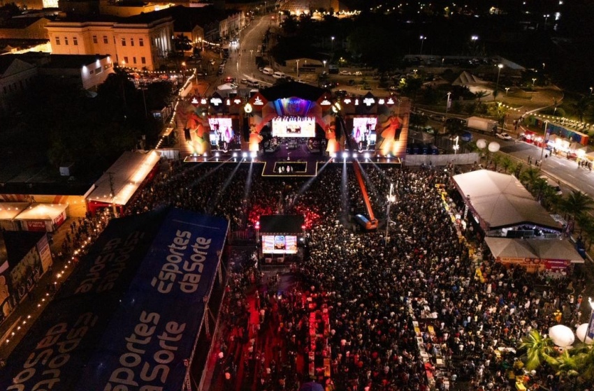Milhares de pessoas prestigiam abertura do São João Massayó 2026 no Estacionamento de Jaraguá