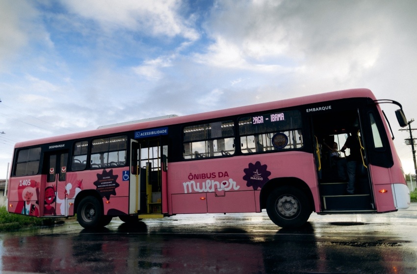 Ônibus da Mulher registra 90 mil embarques em três meses