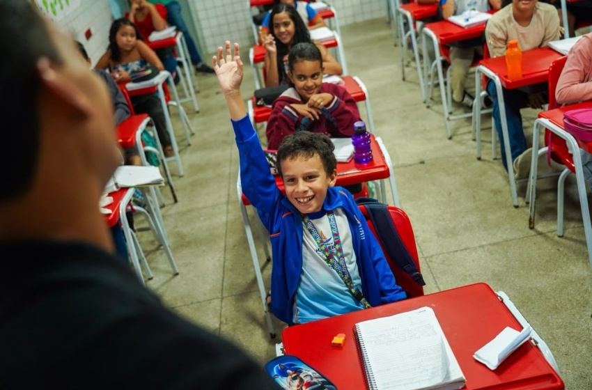 Programa da Semed fortalece diálogo e planeja novas melhorias em escola
