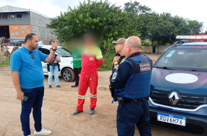 Agentes do DMTT e Alurb flagram descarte irregular de lixo em área verde na Santa Lúcia