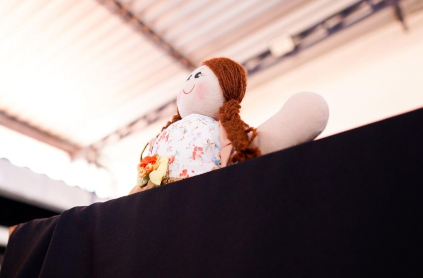 Teatro de Bonecos leva conscientização ambiental para estudantes da Escola Municipal Padre Pinho