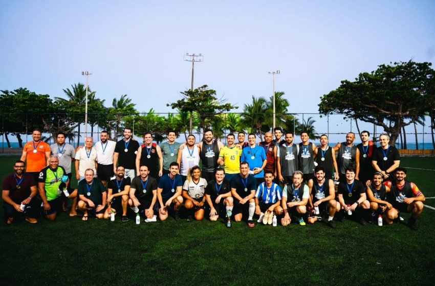 Seminfra e Iplam realizam jogo de futebol em homenagem ao Dia dos Pais na Areninha Pajuçara