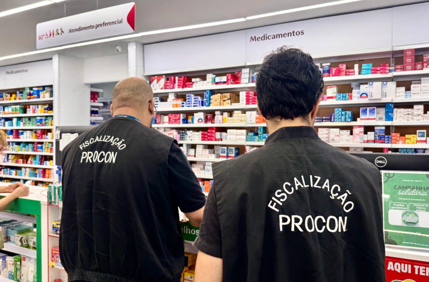 Procon Maceió fiscaliza farmácias e identifica produtos vencidos e ausência de farmacêuticos