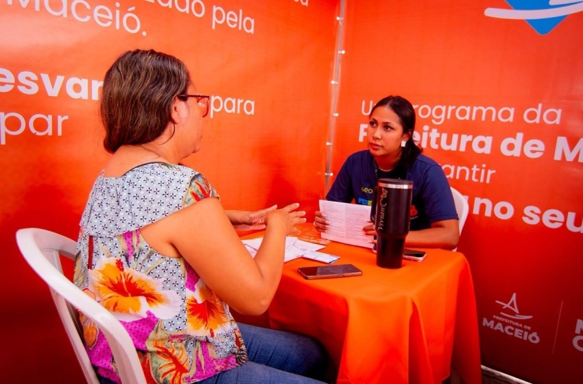 Programa Minha Casa Legal realiza cadastramento porta a porta em trecho do Vale do Reginaldo
